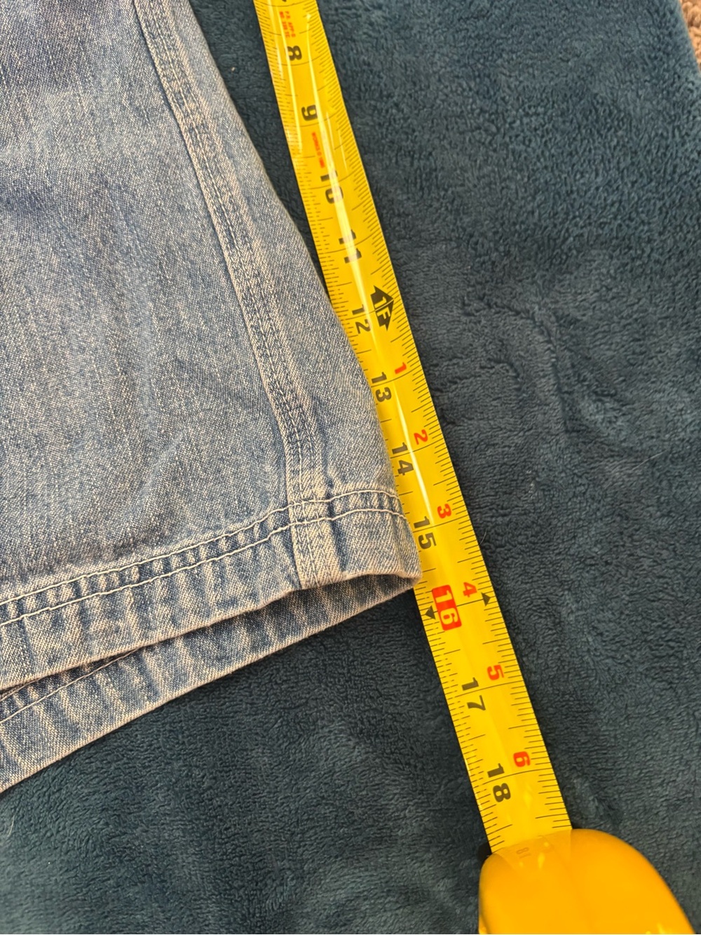 New York & Company Light Wash Blue High-Waist Jean Shorts - Picture 5 of 9